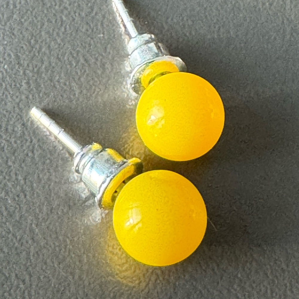 Yellow Studs
